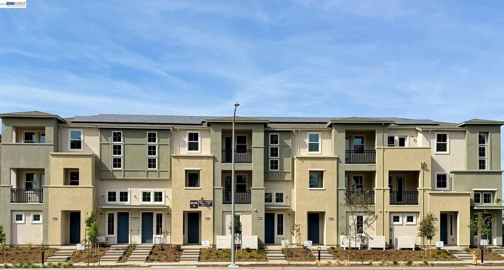 2 bedroom condo for sale at 4898 Las Positas Rd Unit 202 Livermore 94551 - $788,129