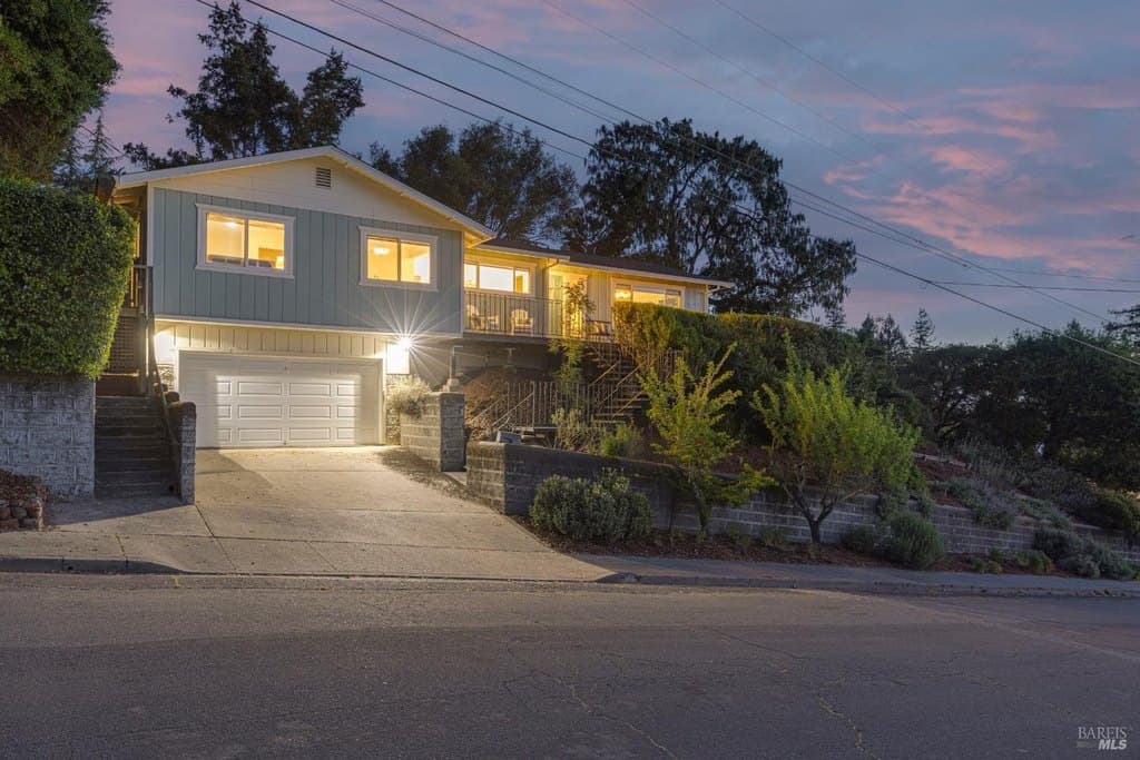 3 bedroom house for sale at 510 Kent St Petaluma 94952 - $1,100,000
