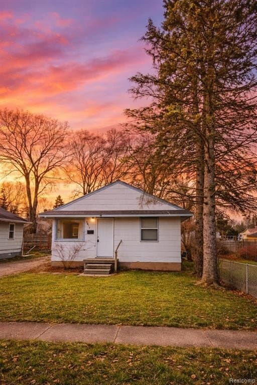 2 bedroom house for sale at 3016 Oklahoma Ave Flint 48506 - $54,900