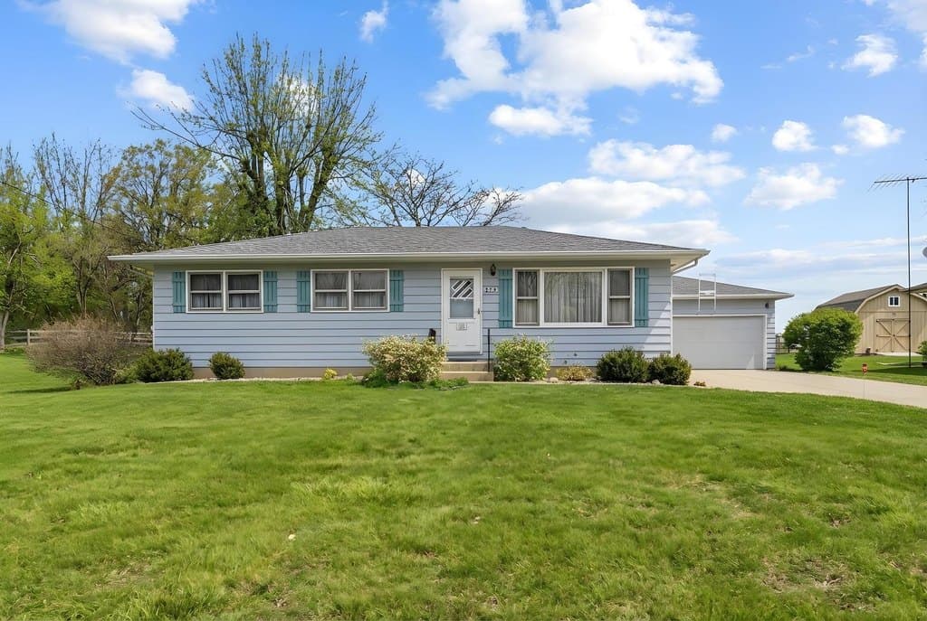 3 bedroom house for sale at 274 W Center St Burlington - $365,000