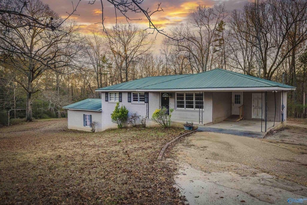 3 bedroom house for sale at 1374 Gladden Ln W Alexandria - $184,000