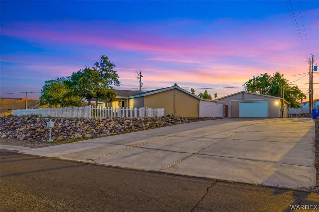 3 bedroom mobile home for sale at 1996 Ramar Rd Bullhead City 86442 - $339,900