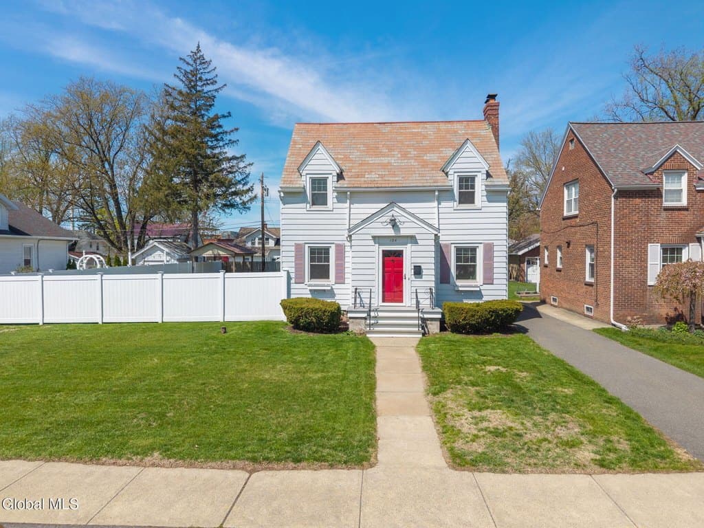 3 bedroom house for sale at 134 Rosemont St Albany - $325,000