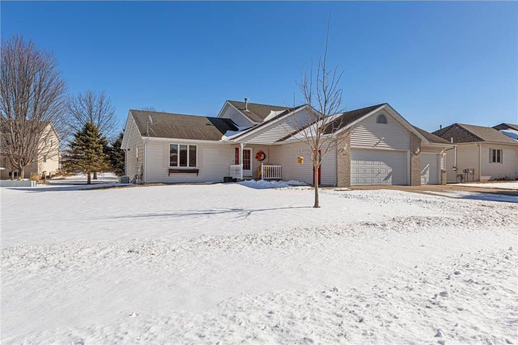 4 bedroom house for sale at 509 Chatfield Ln Belle Plaine - $344,900