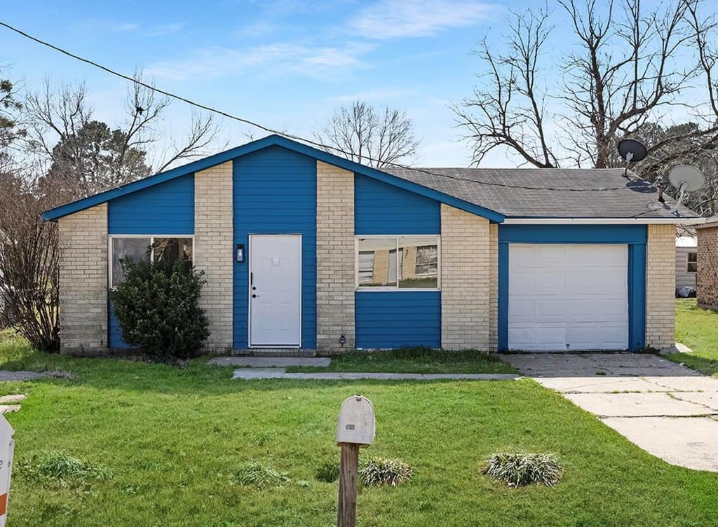 3 bedroom house for sale at 2405 Mamie Dr Texarkana 75501 - $128,000