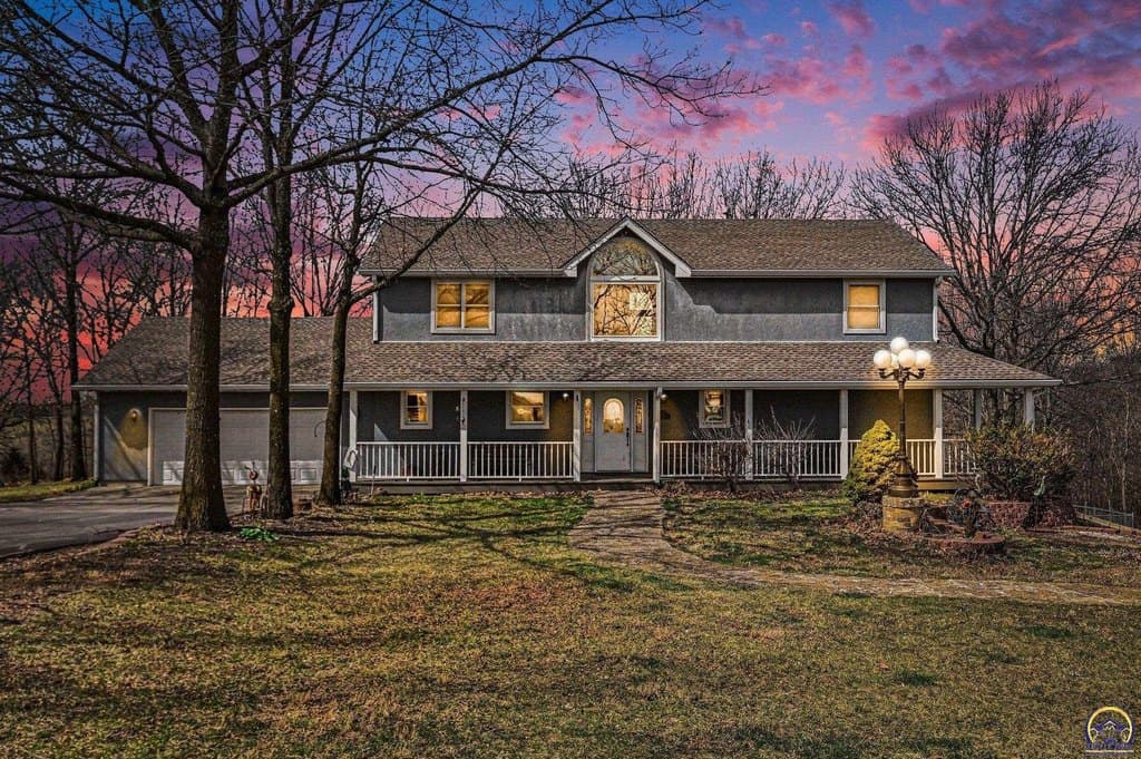 3 bedroom house for sale at 17251 Hollingsworth Rd Basehor - $850,000