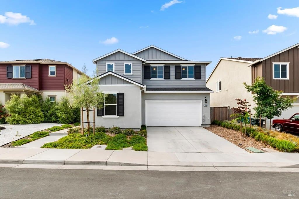 4 bedroom house for sale at 153 Frontier St American Canyon - $749,000