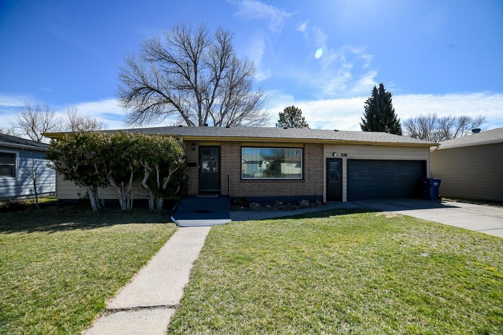 5 bedroom house for sale at 236 18th Ave NW Great Falls 59404 - $385,000