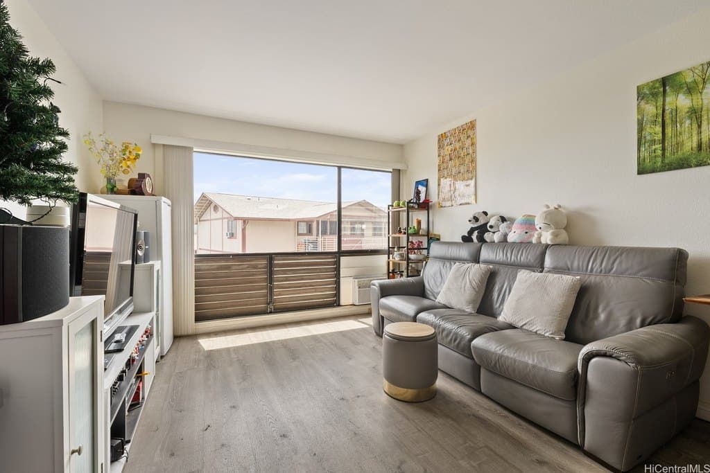 2 bedroom condo for sale at 98-660 Moanalua Loop Apt 276 Aiea - $487,000