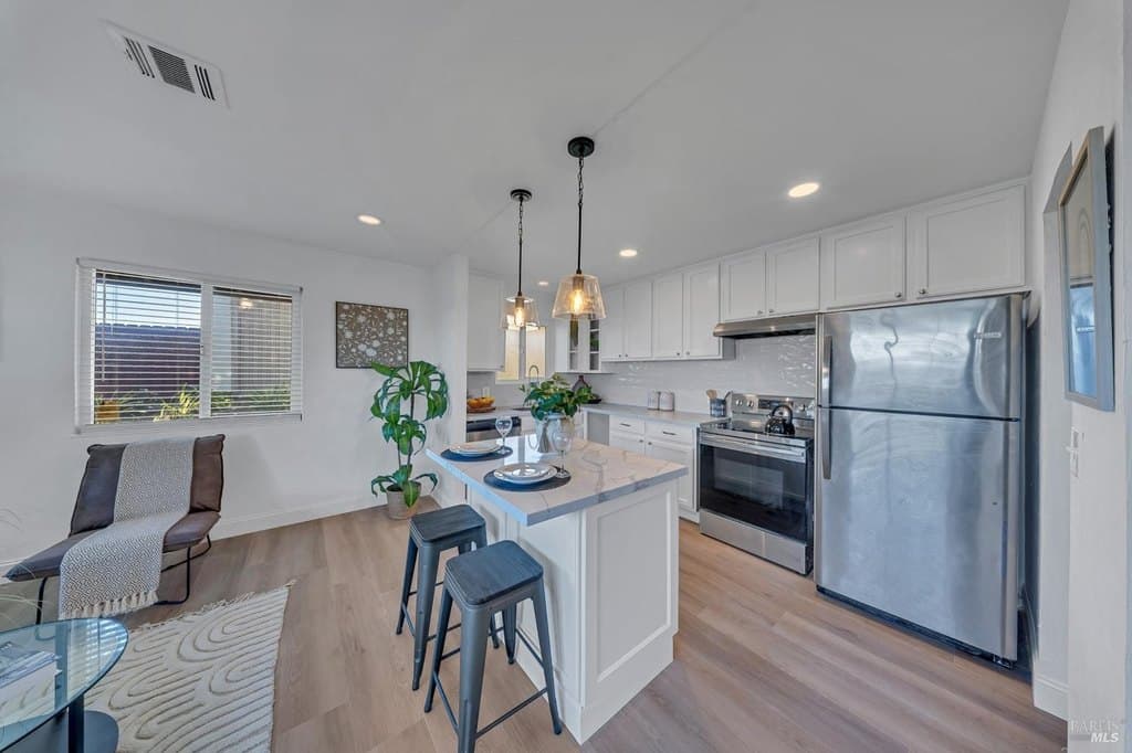 3 bedroom condo for sale at 444 Corcoran Ave Apt 4 Vallejo - $269,995