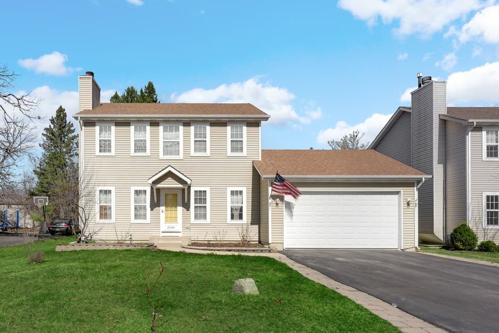 2 bedroom house for sale at 21564 W Sarah Dr Venetian Village 60046 - $345,000