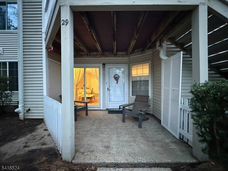 1 bedroom condo for sale at 29 Tansy Ct Bedminster - $299,900