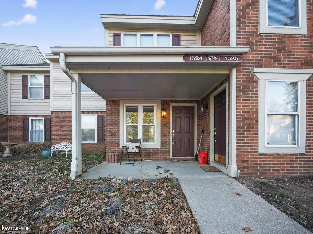 1 bedroom condo for sale at 1524 Porter Cir Rochester Hills 48307 - $124,900