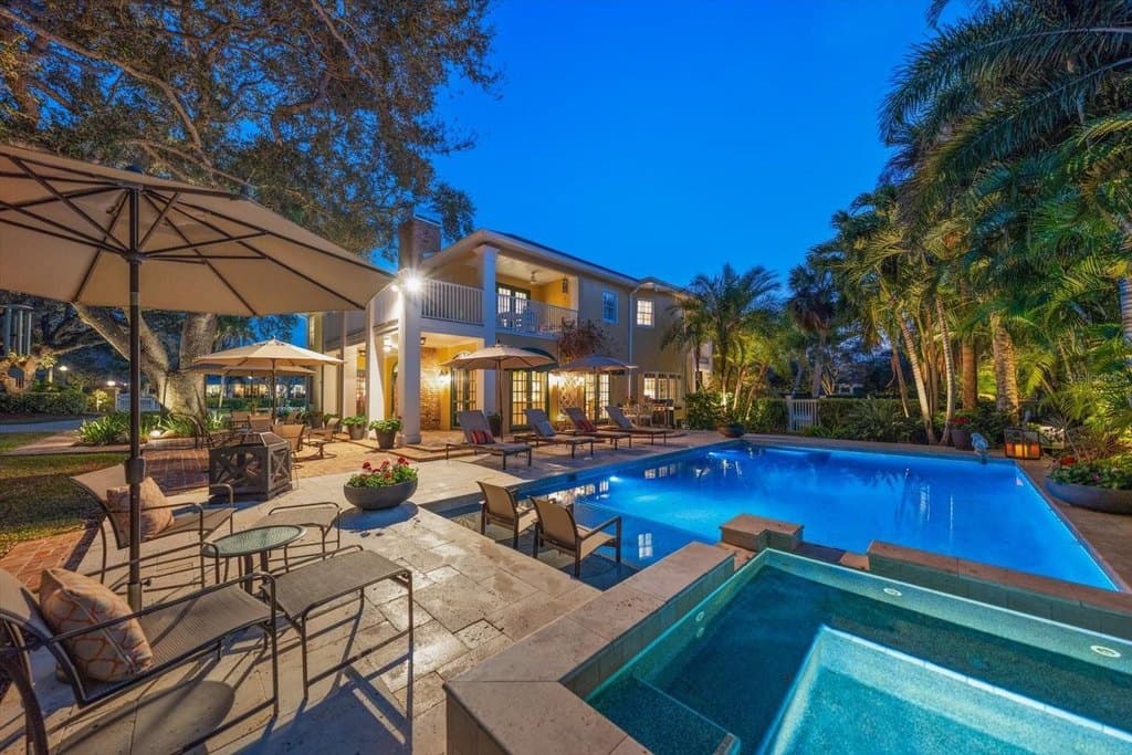 4 bedroom house for sale at 100 Sarasota Rd Belleair - $3,299,000