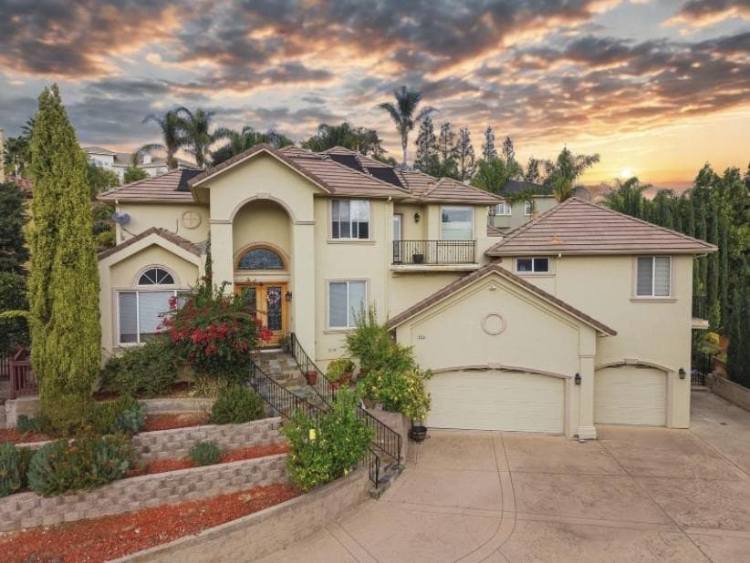 6 bedroom house for sale at 2075 Mantelli Dr Gilroy 95020 - $1,599,888