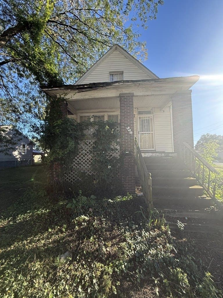 3 bedroom house for sale at 445 155th Pl Calumet City - $45,900