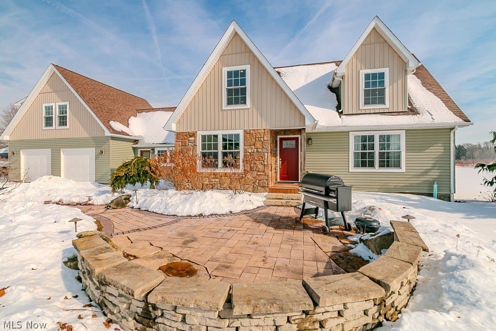 4 bedroom house for sale at 18919 Ravenna Rd Chagrin Falls - $889,900