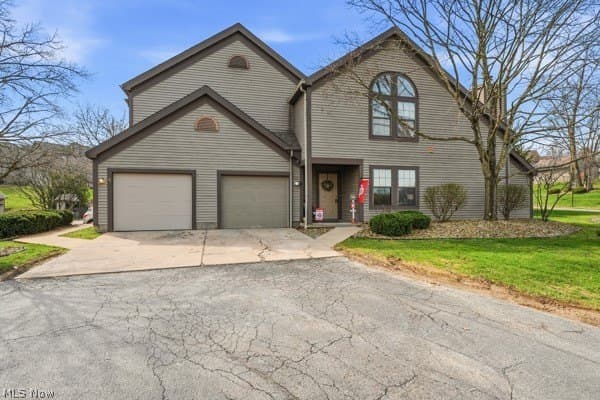 2 bedroom condo for sale at 6465 St Andrews Dr Unit 6 Canfield - $259,900