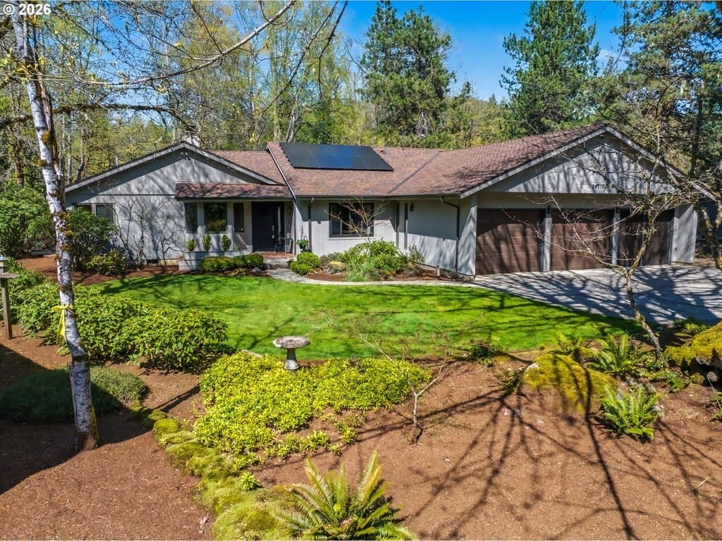 3 bedroom house for sale at 24779 E Bright Ave Mount Hood Villages 97067 - $689,900