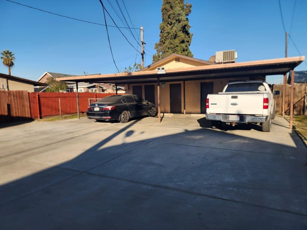 5 bedroom multi-family for sale at 311 S Pratt St Tulare 93274 - $559,900