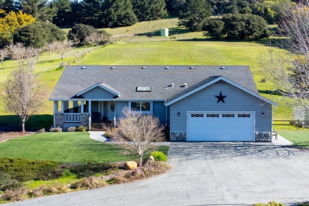 3 bedroom house for sale at 225 Dunbarton Rd Aromas - $1,140,000