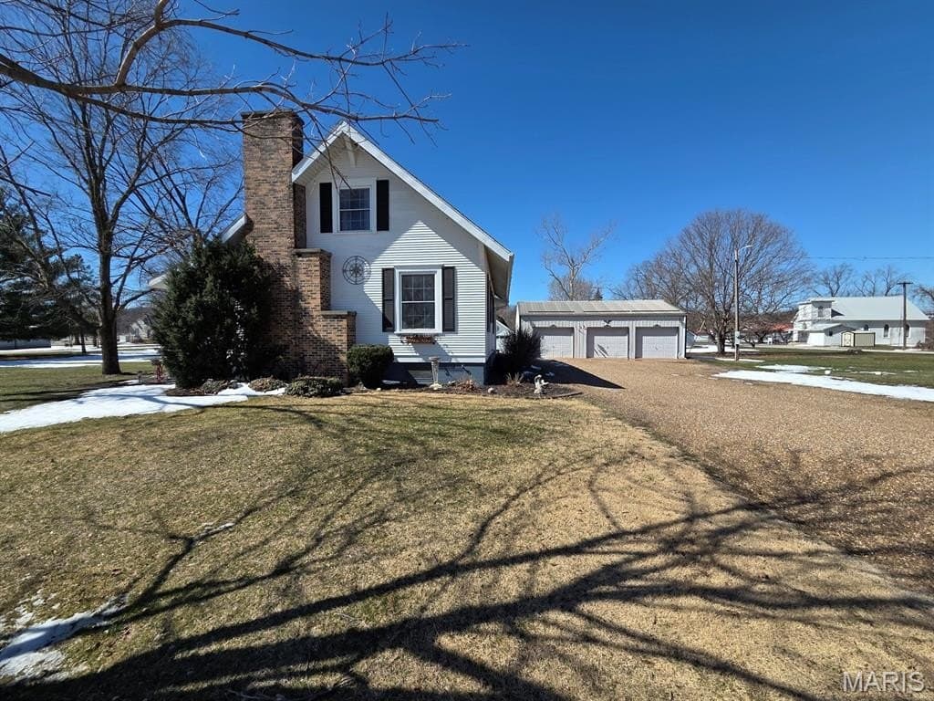 2 bedroom house for sale at 20976 County Road 190 Alexandria - $255,000