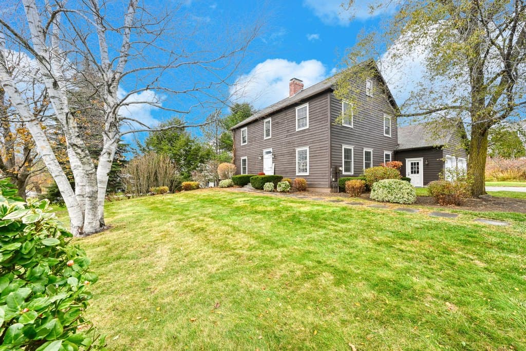 5 bedroom house for sale at 14 Briarcliff Knl Auburn - $539,000