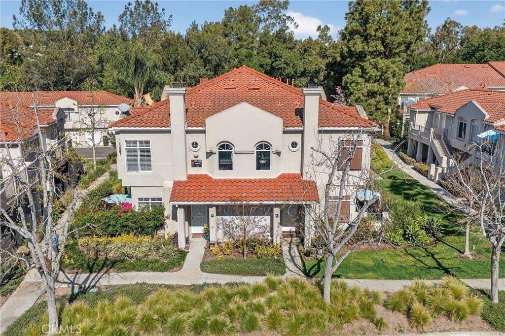 2 bedroom condo for sale at 113 Cinnamon Teal Aliso Viejo - $700,000