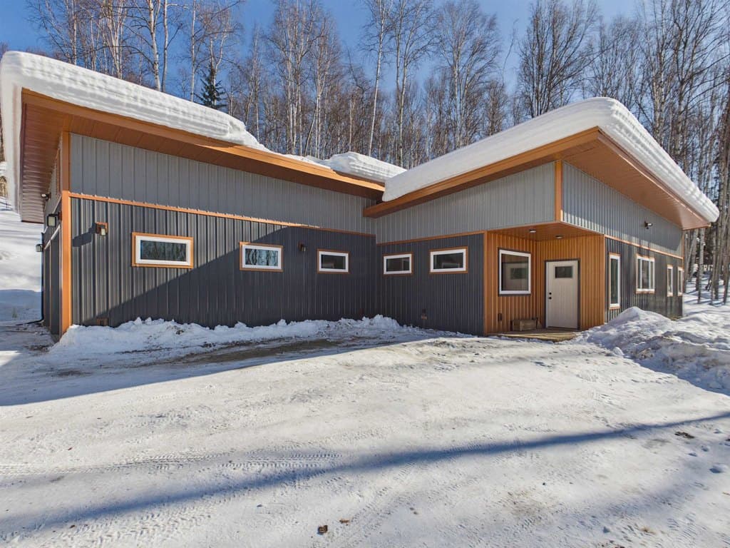 3 bedroom house for sale at 1110 Erimar St Fairbanks 99712 - $435,000