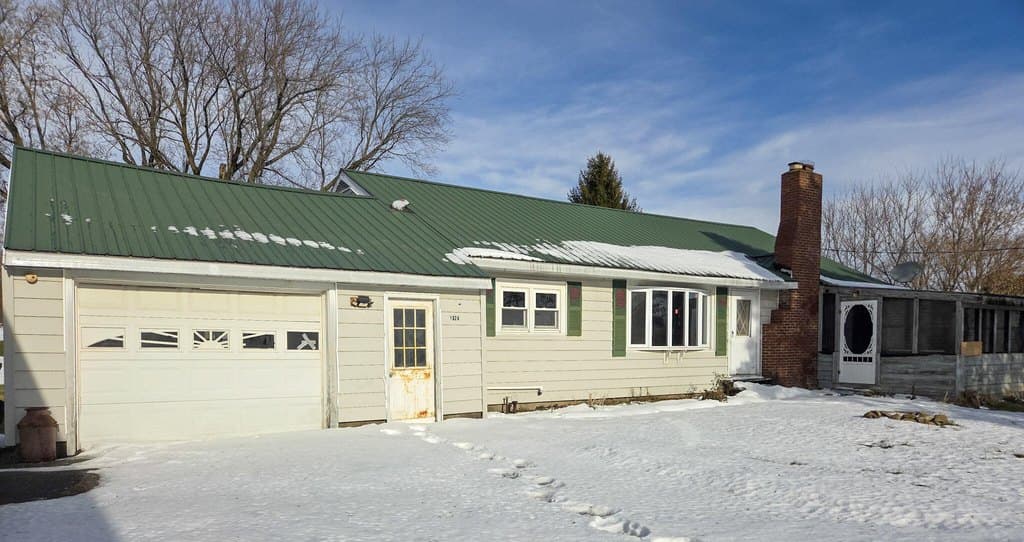 3 bedroom house for sale at 1924 State Route 95 Akwesasne - $120,000