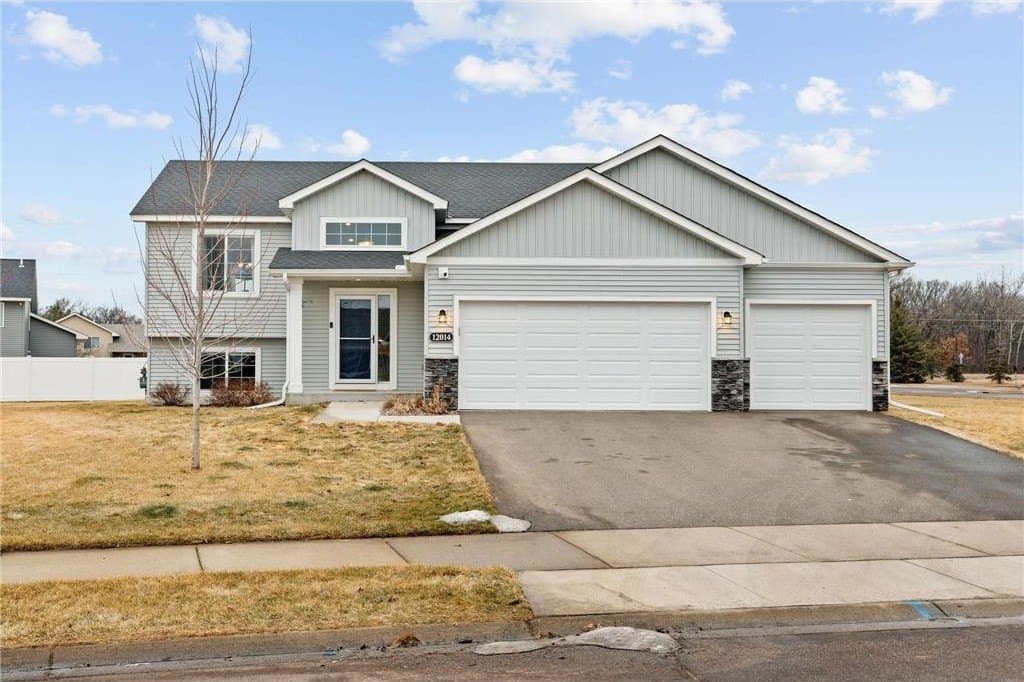5 bedroom house for sale at 12014 40th Ave Becker - $409,900