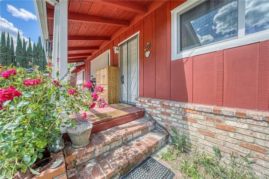 3 bedroom house for sale at 5174D Albert Dr Blue Lake - $395,000