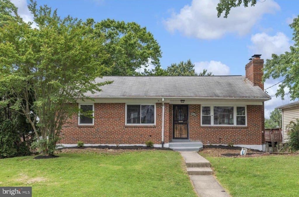 4 bedroom house for sale at 10128 Dallas Ave Silver Spring 20901 - $599,999