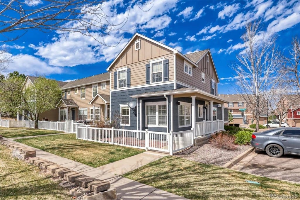 3 bedroom townhouse for sale at 1506 Wild Cat Mountain Rd Castle Rock 80109 - $430,000
