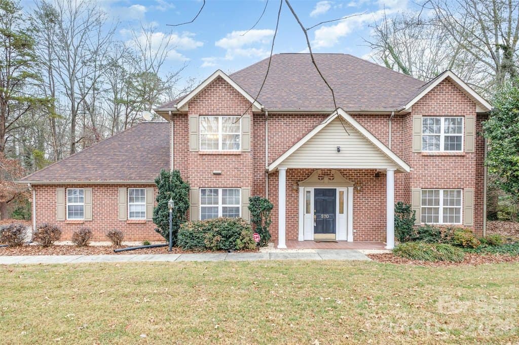4 bedroom house for sale at 570 29th Avenue Dr NW Hickory 28601 - $449,900