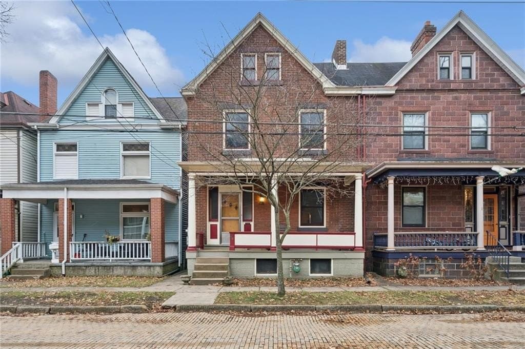 4 bedroom house for sale at 24 5th St Aspinwall - $369,000