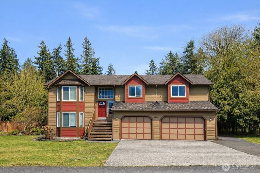 4 bedroom house for sale at 11414 26th Pl SE Cavalero - $785,900