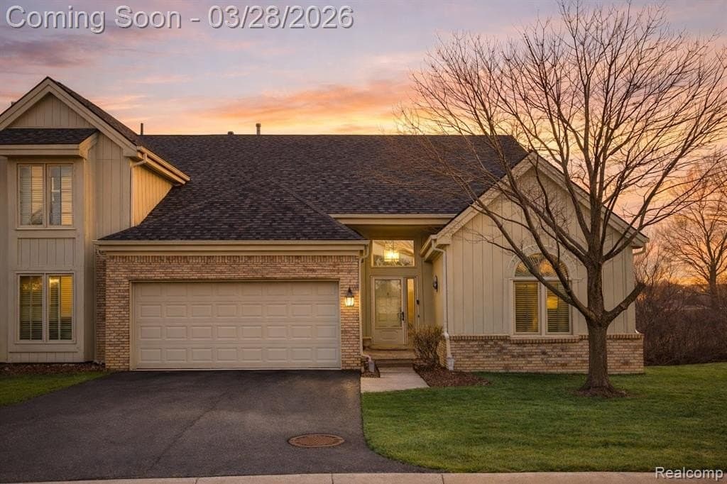 3 bedroom condo for sale at 36567 Martel Ct Farmington Hills 48335 - $370,000