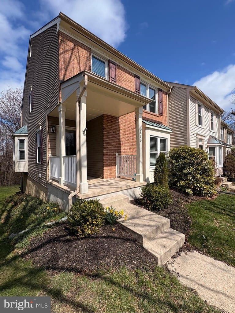 3 bedroom townhouse for sale at 8666 Manahan Dr Ellicott City 21043 - $500,000