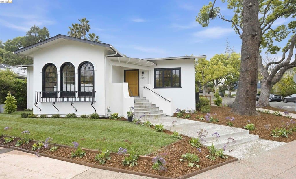 3 bedroom house for sale at 1541 Grand Ave Piedmont 94611 - $1,695,000