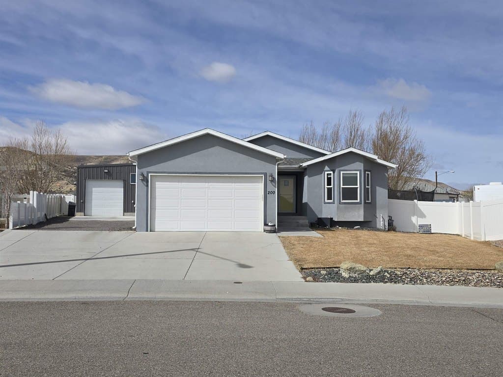 4 bedroom house for sale at 200 Sheep Creek Dr Rock Springs 82901 - $474,900