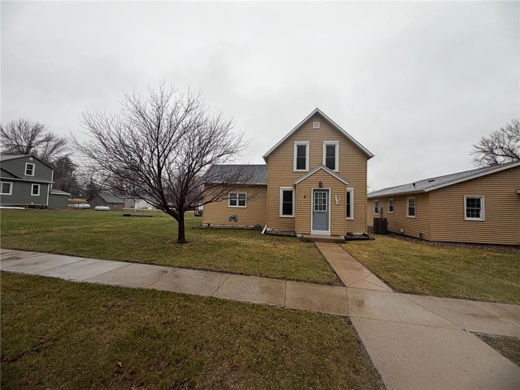 3 bedroom house for sale at 405 Nevada Ave Adrian - $170,000