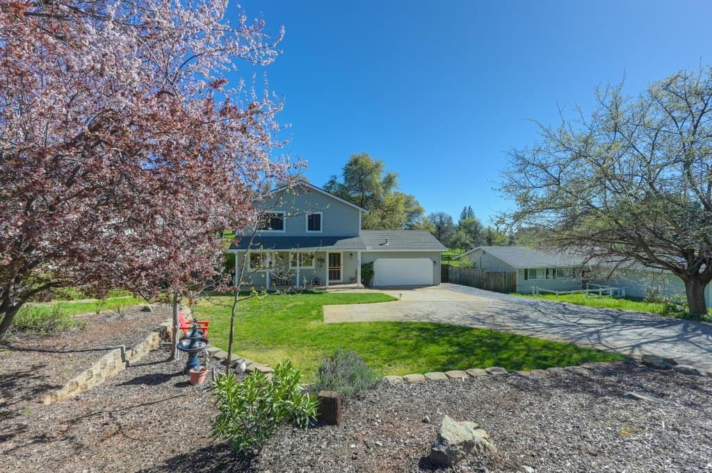 3 bedroom house for sale at 1626 American River Trl Auburn Lake Trails - $475,000