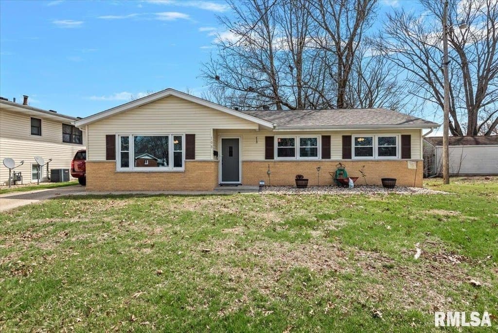 3 bedroom house for sale at 108 Glen Aire Dr Springfield - $159,900