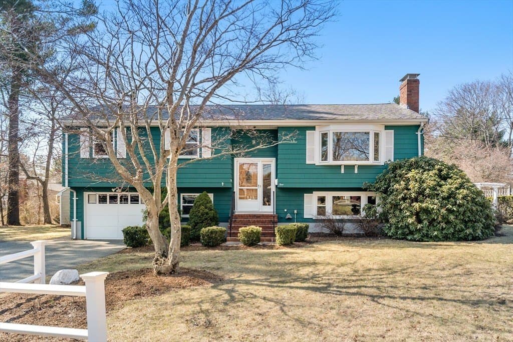 3 bedroom house for sale at 4 Jeffrey Rd Canton - $825,000