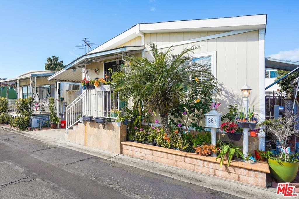 2 bedroom mobile home for sale at 15717 Woodruff Ave Spc 36 Bellflower - $220,000