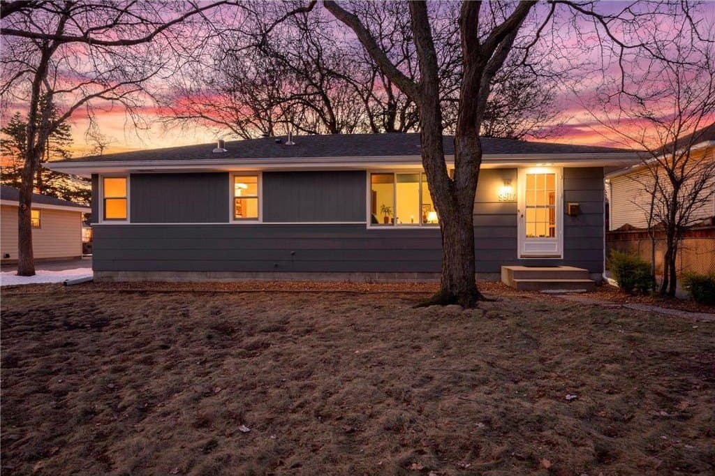 4 bedroom house for sale at 9917 Pillsbury Ave S Bloomington 55420 - $359,900