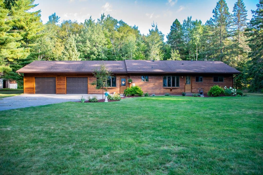 3 bedroom house for sale at 3209 Sherman Park Dr Ste Marie Sault Ste Marie 49783 - $349,900