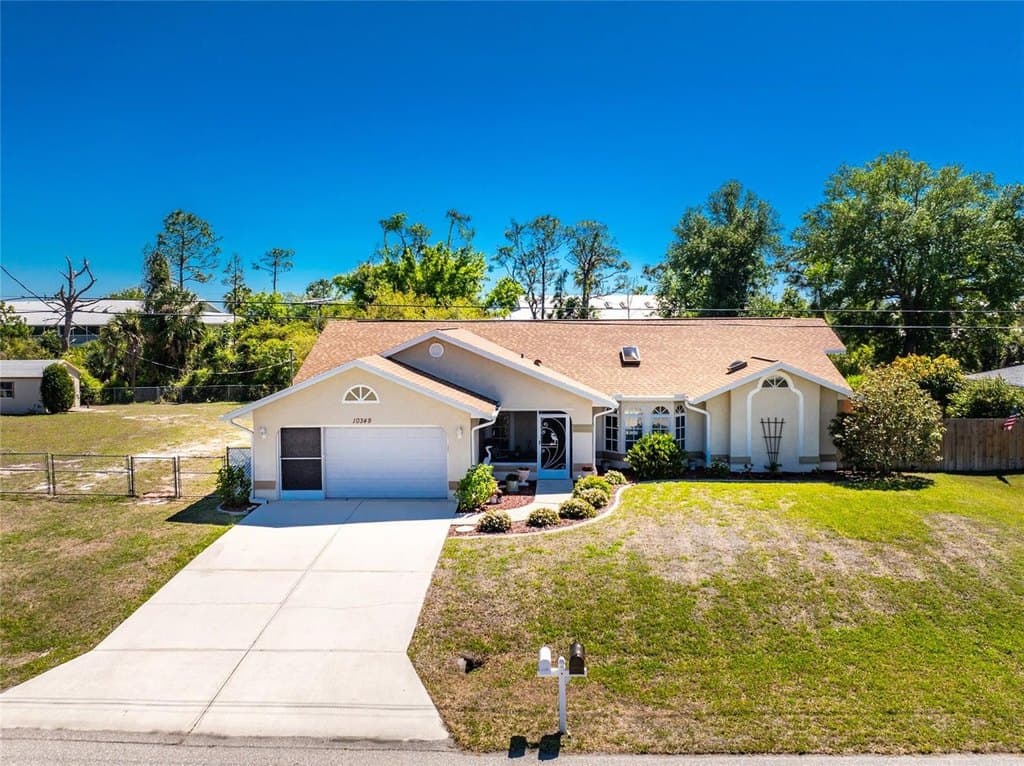 3 bedroom house for sale at 10349 Greenway Ave Englewood 34224 - $299,900