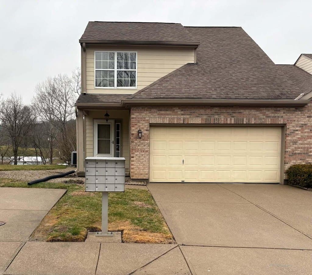 2 bedroom condo for sale at 30 Clubside Dr Butler - $200,000